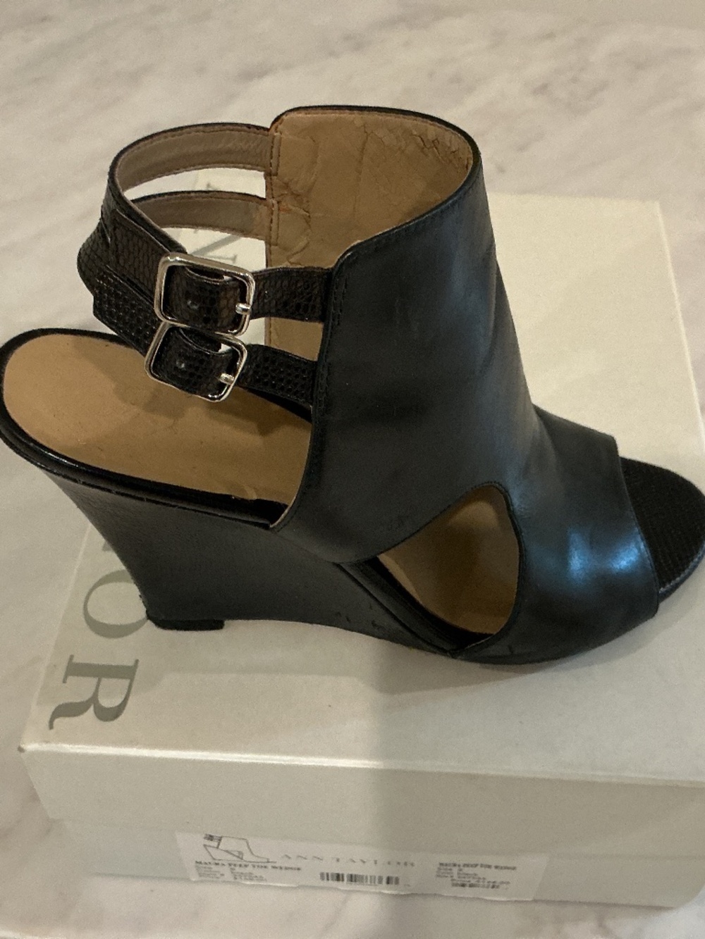 Ann Taylor Maura Peep Toe wege